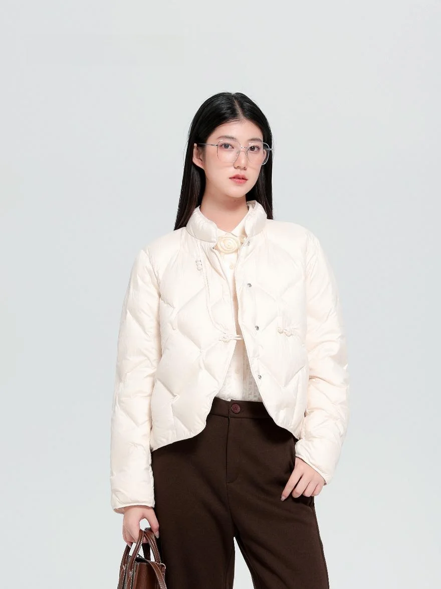 Dailanzhi Winter New Small Collar Pure Color Short down Jacket Versatile Design Sense Top Commute Style Artistic Straight Cut
Dailanzhi Winter New Small Collar Pure Color Short down Jacket Versatile Design Sense Top Commute Style Artistic Straight Cut