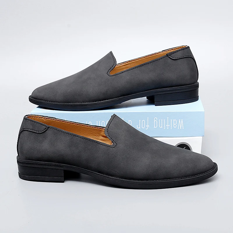 Spring New Plus Size Casual Men Loafers Classic Lightweight Comfortable Breathable Fashionable Couple Shoes
Spring New Plus Size Casual Men Loafers Classic Lightweight Comfortable Breathable Fashionable Couple Shoes