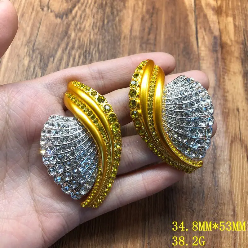 Medieval vintage STUD earrings silver needle spray paint geometric earrings inlaid diamonds aretes
Medieval vintage STUD earrings silver needle spray paint geometric earrings inlaid diamonds aretes