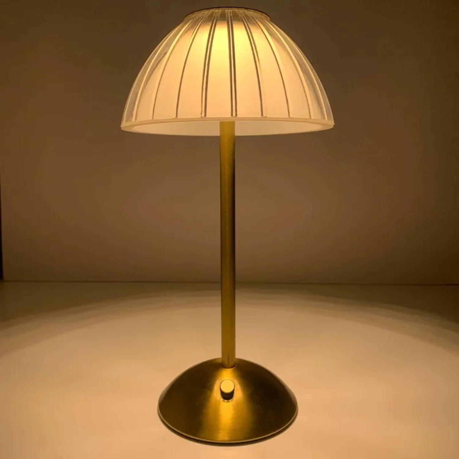 Retro Simple Small Night Light Nordic Creative Dimmable Bedside Lamp Living Room Restaurant Study Luxury Desktop Decor
Retro Simple Small Night Light Nordic Creative Dimmable Bedside Lamp Living Room Restaurant Study Luxury Desktop Decor