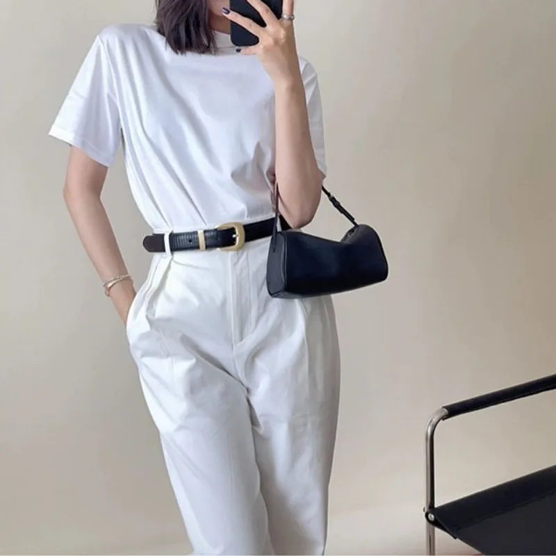 Minimalist Style Round Neck Short-sleeved Loose Casual Cotton Top T-shirt for Women
Minimalist Style Round Neck Short-sleeved Loose Casual Cotton Top T-shirt for Women