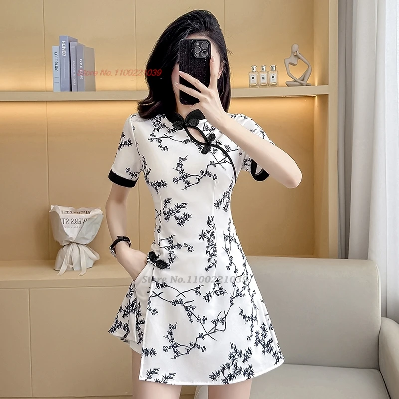 2025 китайское улучшенное Ципао Cheongsam, традиционное платье Ципао с цветочным принтом + шорты, комплект, рабочее платье для спа-салона, красота, униформа Ципао
2025 китайское улучшенное Ципао Cheongsam, традиционное платье Ципао с цветочным принтом + шорты, комплект, рабочее платье для спа-салона, красота, униформа Ципао