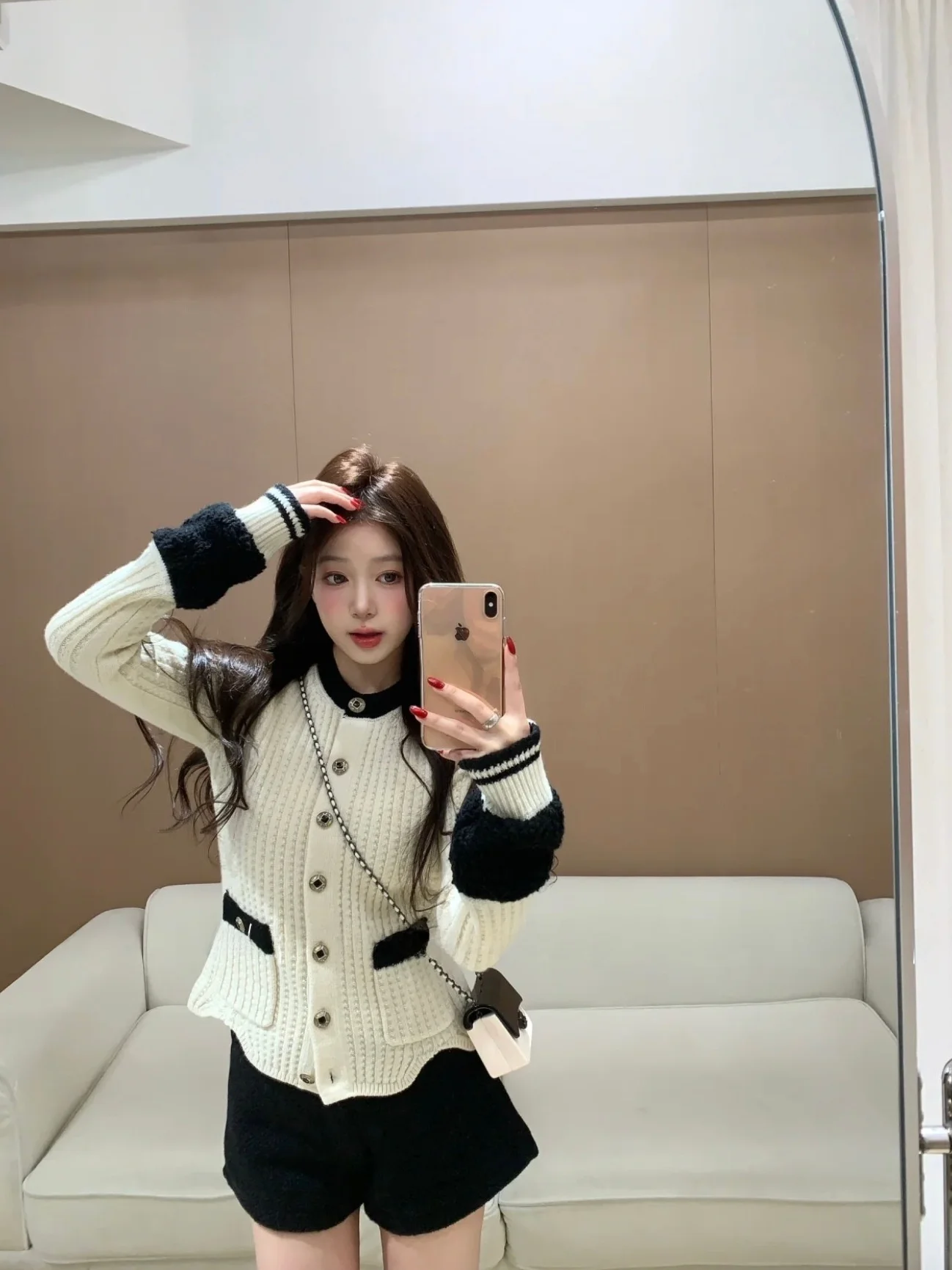 High-End Women's Knitted Cardigan Ski Season Style Slim Fit Inner Wear Black White Contrast Color Cotton Wool Blend Long Slee...
High-End Women's Knitted Cardigan Ski Season Style Slim Fit Inner Wear Black White Contrast Color Cotton Wool Blend Long Slee...