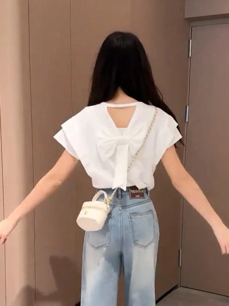 2025 Summer hollow bow flying short sleeved T-shirt for women exquisite and high-end design elegant temperament niche top
2025 Summer hollow bow flying short sleeved T-shirt for women exquisite and high-end design elegant temperament niche top