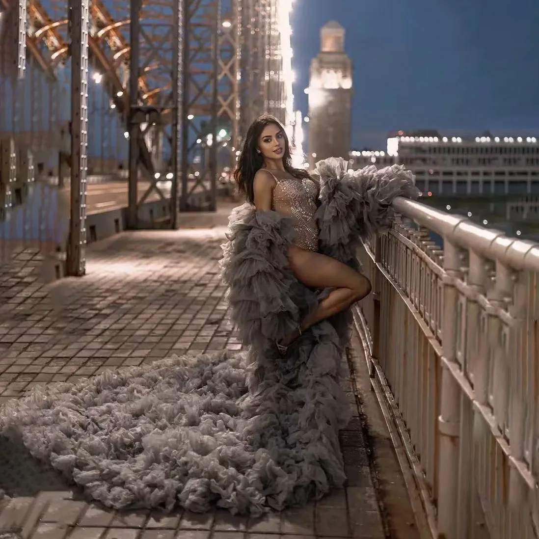 Volume Tulle Long Jacekts To Photoshoots Full Sleeves Ruffles Tulle Female Jacket Gray Coats Women Outerwear Outerfit
Volume Tulle Long Jacekts To Photoshoots Full Sleeves Ruffles Tulle Female Jacket Gray Coats Women Outerwear Outerfit