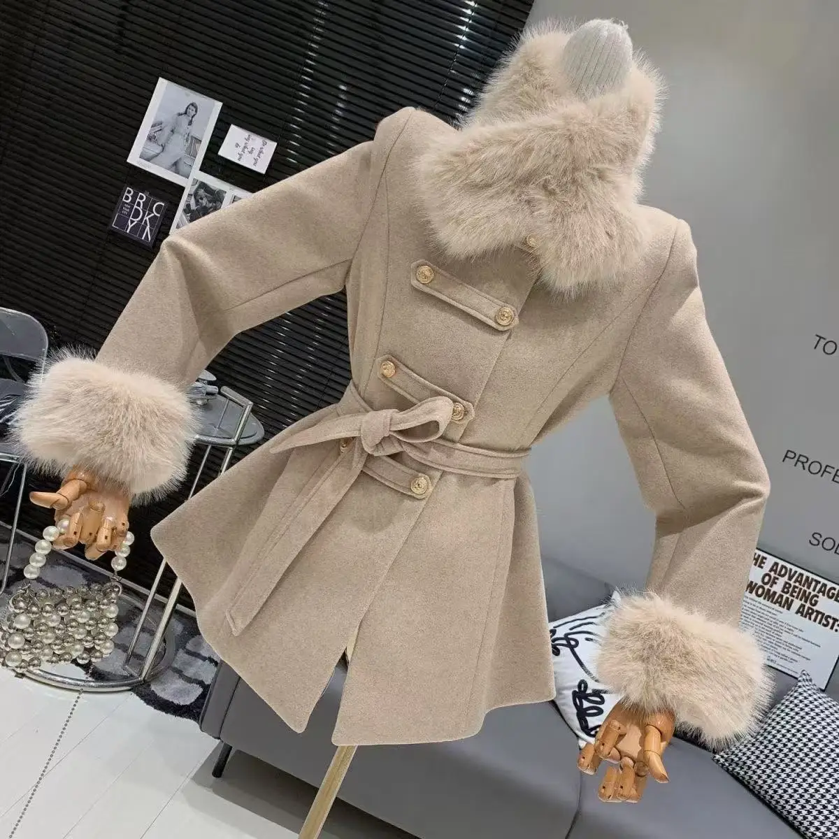 French Style Light Luxury Fur Collar Double Breasted Cuffs High-end Feel Jacket with Tie Up Waist Sweet and Slimming Woolen Coat
French Style Light Luxury Fur Collar Double Breasted Cuffs High-end Feel Jacket with Tie Up Waist Sweet and Slimming Woolen Coat