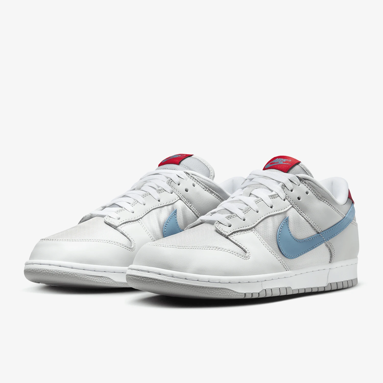 Nike genuine Dunk Low men's and women's comfortable and wear-resistant low top sports board shoes HF0391-001
Nike genuine Dunk Low men's and women's comfortable and wear-resistant low top sports board shoes HF0391-001