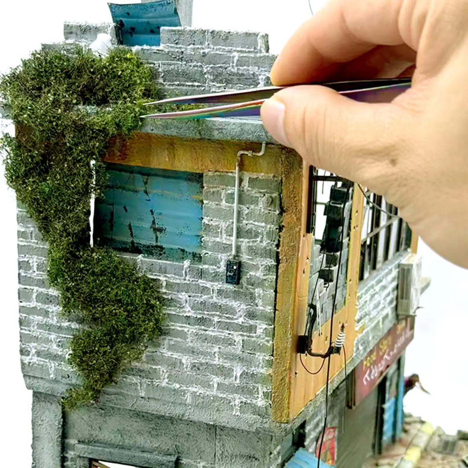 Miniature Grass Model Landscape Resin Diorama Simulation Foliage Hand-torn Terrain for Railway Model Architectural Model
Miniature Grass Model Landscape Resin Diorama Simulation Foliage Hand-torn Terrain for Railway Model Architectural Model