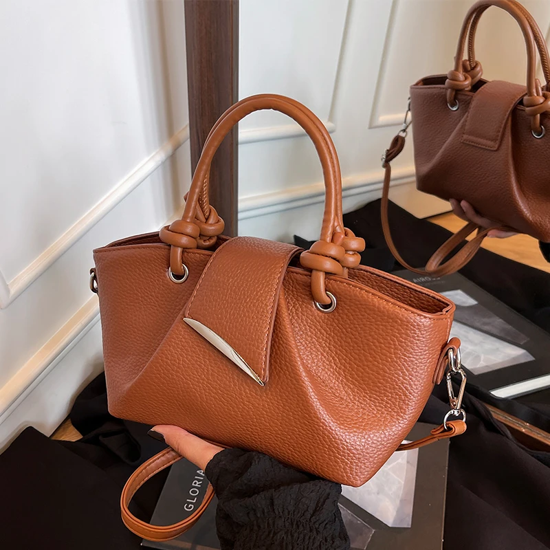 Women PU Leather Small Shoulder Bag 2025 New Trend Fashion Short Handle Crossbody Bag Female Handbags and Purses Classic Bags
Women PU Leather Small Shoulder Bag 2025 New Trend Fashion Short Handle Crossbody Bag Female Handbags and Purses Classic Bags