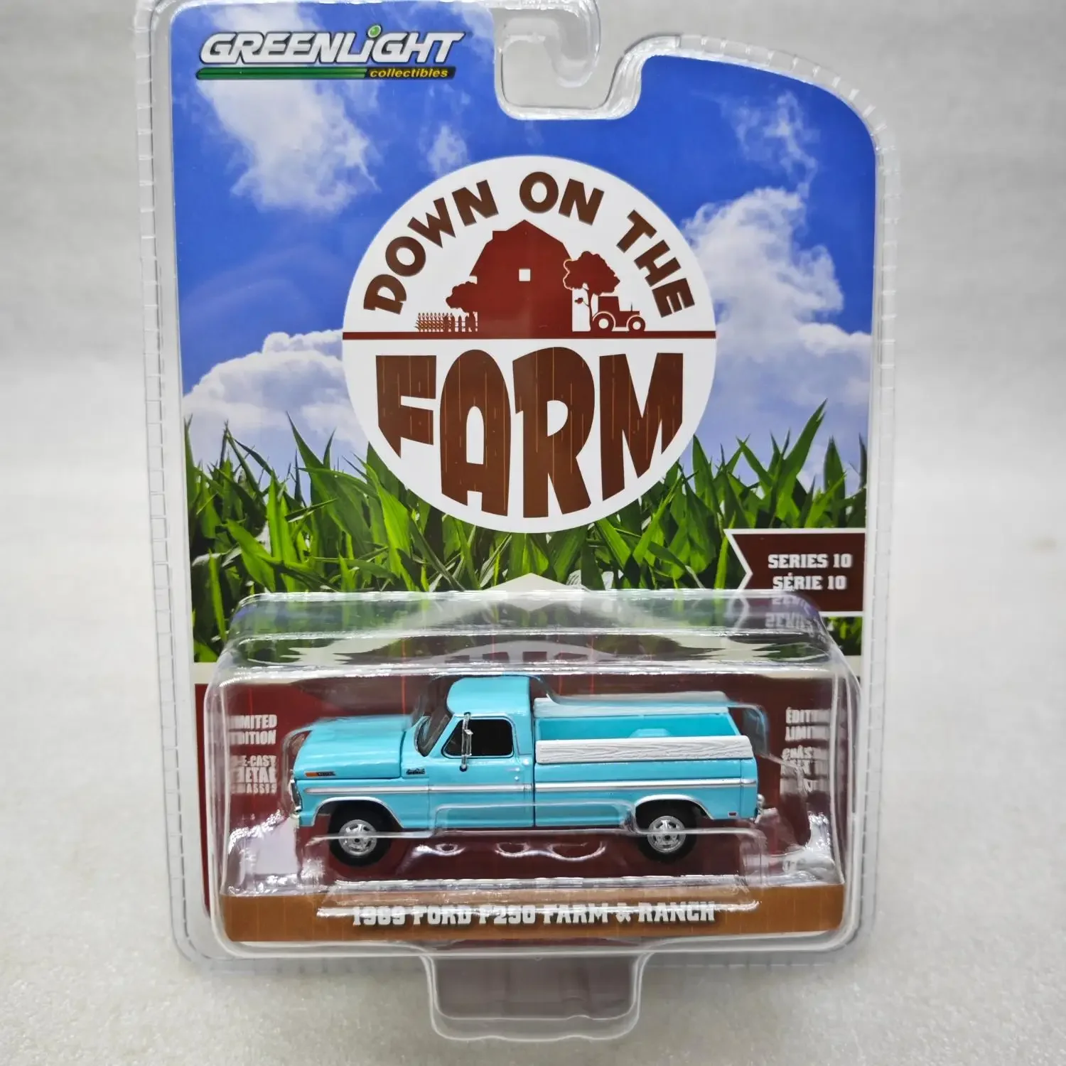 Green Light 1:64 In Farm Series 10-1969 Ford F-250 Farm And Ranch Special Edition Reef Aqua Alloy Car Model Collectible
Green Light 1:64 In Farm Series 10-1969 Ford F-250 Farm And Ranch Special Edition Reef Aqua Alloy Car Model Collectible