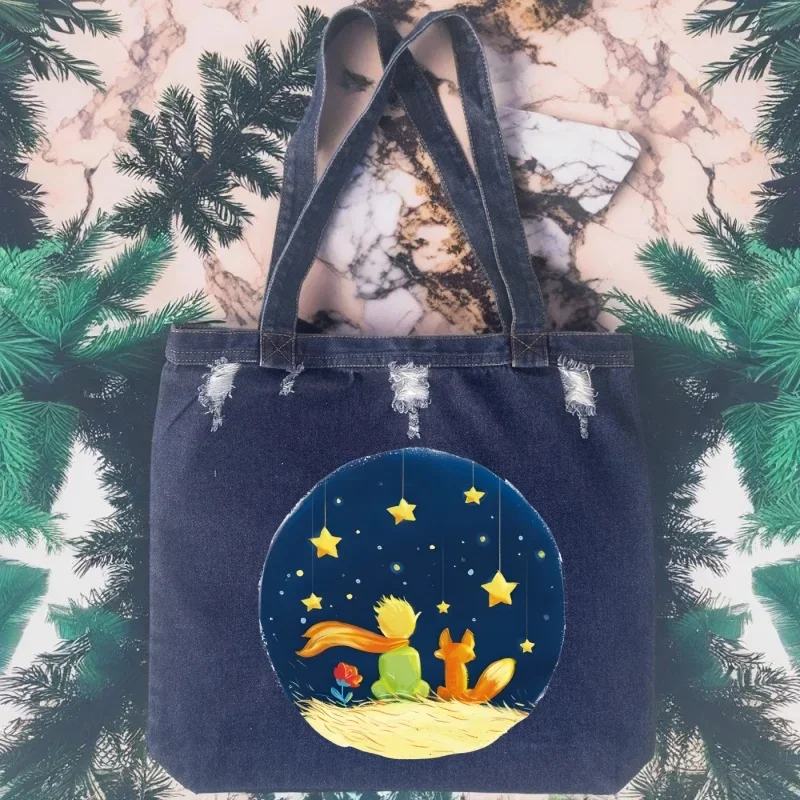 Мультфильм Земля Космос Маленький принц Ретро стираная джинсовая сумка осенняя ленивая универсальная большая сумка для путешествий сумка на плечо для женщин 
Мультфильм Земля Космос Маленький принц Ретро стираная джинсовая сумка осенняя ленивая универсальная большая сумка для путешествий сумка на плечо для женщин