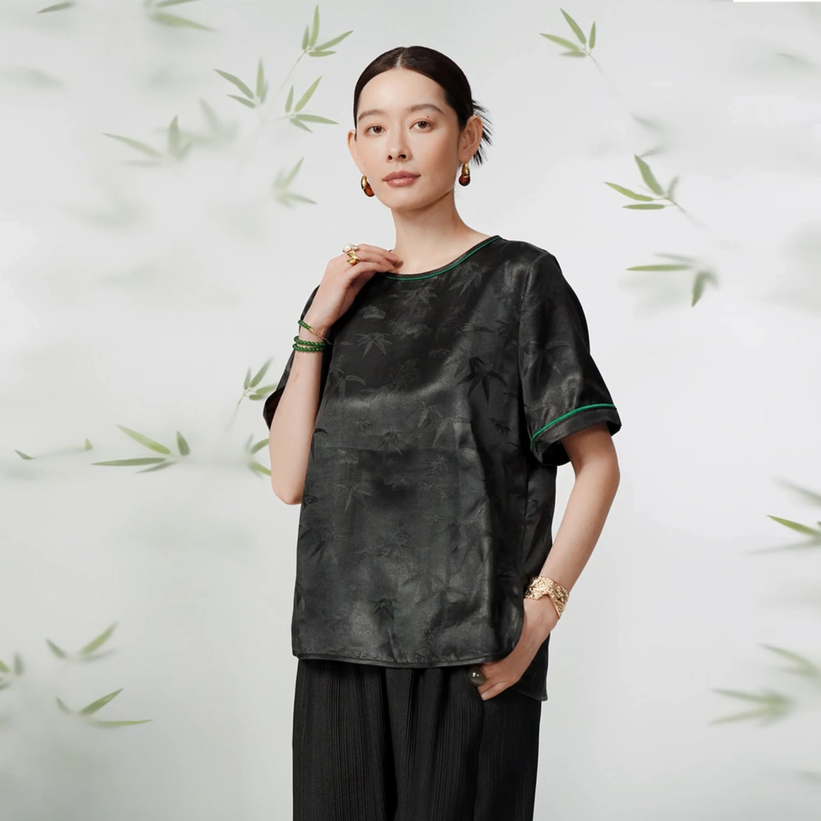 LI SILK CLOUD 100% Pure Mulberry Silk Xiangyunsha Top - Exquisite Smoothness & Premium Feel Guangdong Black Pearl Gambiered
LI SILK CLOUD 100% Pure Mulberry Silk Xiangyunsha Top - Exquisite Smoothness & Premium Feel Guangdong Black Pearl Gambiered