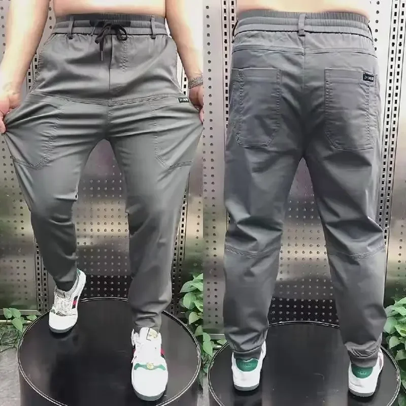 Новая роскошная джинсовая рабочая одежда, повседневные брюки-карго для бега, весна-лето, корейские мешковатые мужские эластичные узкие брюки-карго с несколькими карманами
Новая роскошная джинсовая рабочая одежда, повседневные брюки-карго для бега, весна-лето, корейские мешковатые мужские эластичные узкие брюки-карго с несколькими карманами