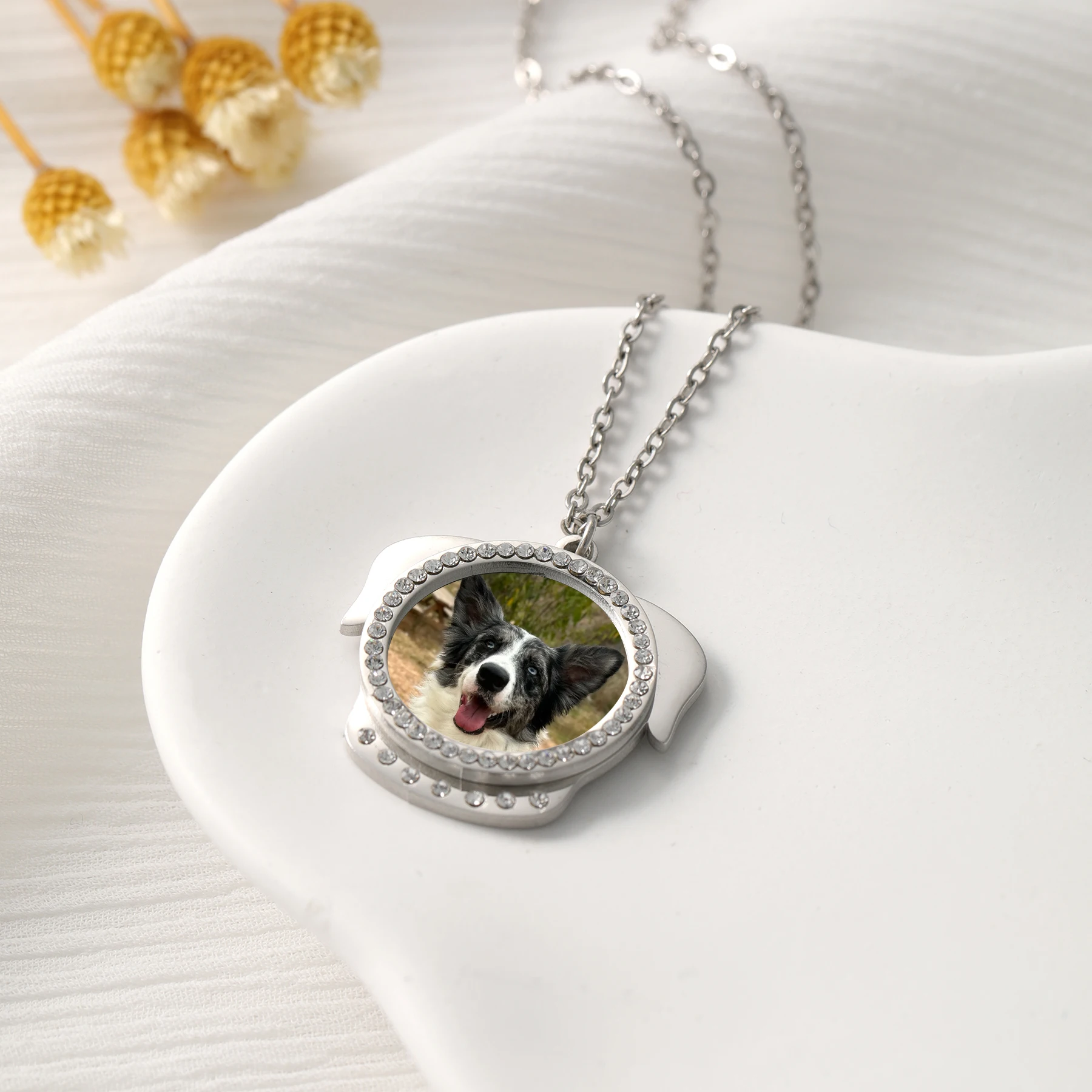 Custom Puppy Portrait Pendant Necklace Stainless Steel Rhinestone Border Acrylic Photo Pet Memorial Jewelry Gift for Her Mom
Custom Puppy Portrait Pendant Necklace Stainless Steel Rhinestone Border Acrylic Photo Pet Memorial Jewelry Gift for Her Mom