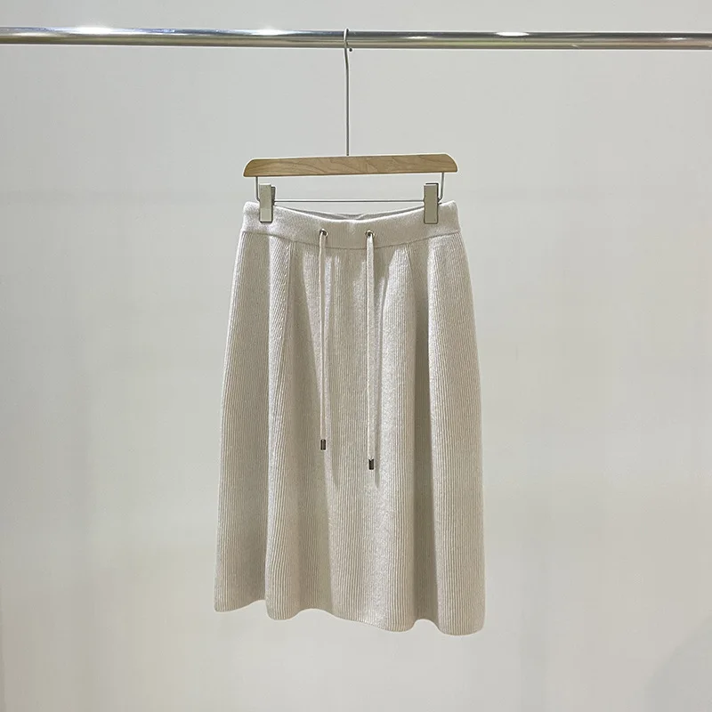 Autumn Winter New Cashmere Bustier Skirt Elastic Waistband High-waisted A-line Dress Fashionable Versatile Knitted Skirt
Autumn Winter New Cashmere Bustier Skirt Elastic Waistband High-waisted A-line Dress Fashionable Versatile Knitted Skirt