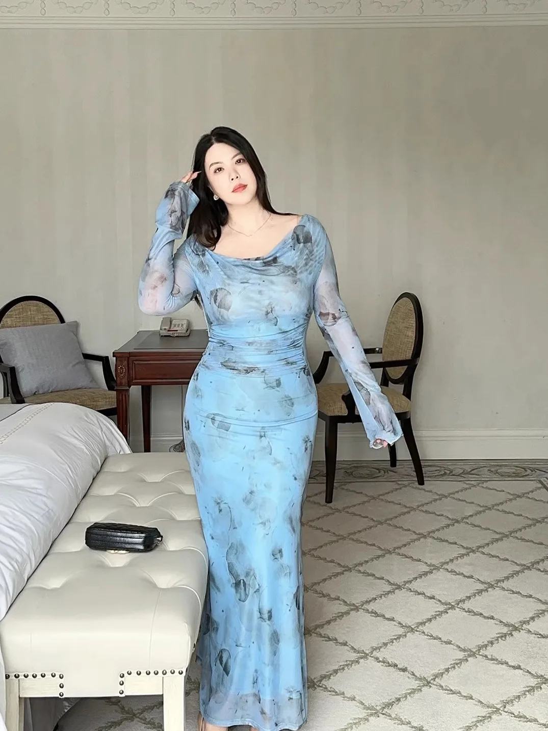Blue Long Sleeve Dress Slimming High Waist V-Neck Print Maxi Skirt Sexy plus Size Women's Clothing Polyester Fiber A-Line Skirt
Blue Long Sleeve Dress Slimming High Waist V-Neck Print Maxi Skirt Sexy plus Size Women's Clothing Polyester Fiber A-Line Skirt