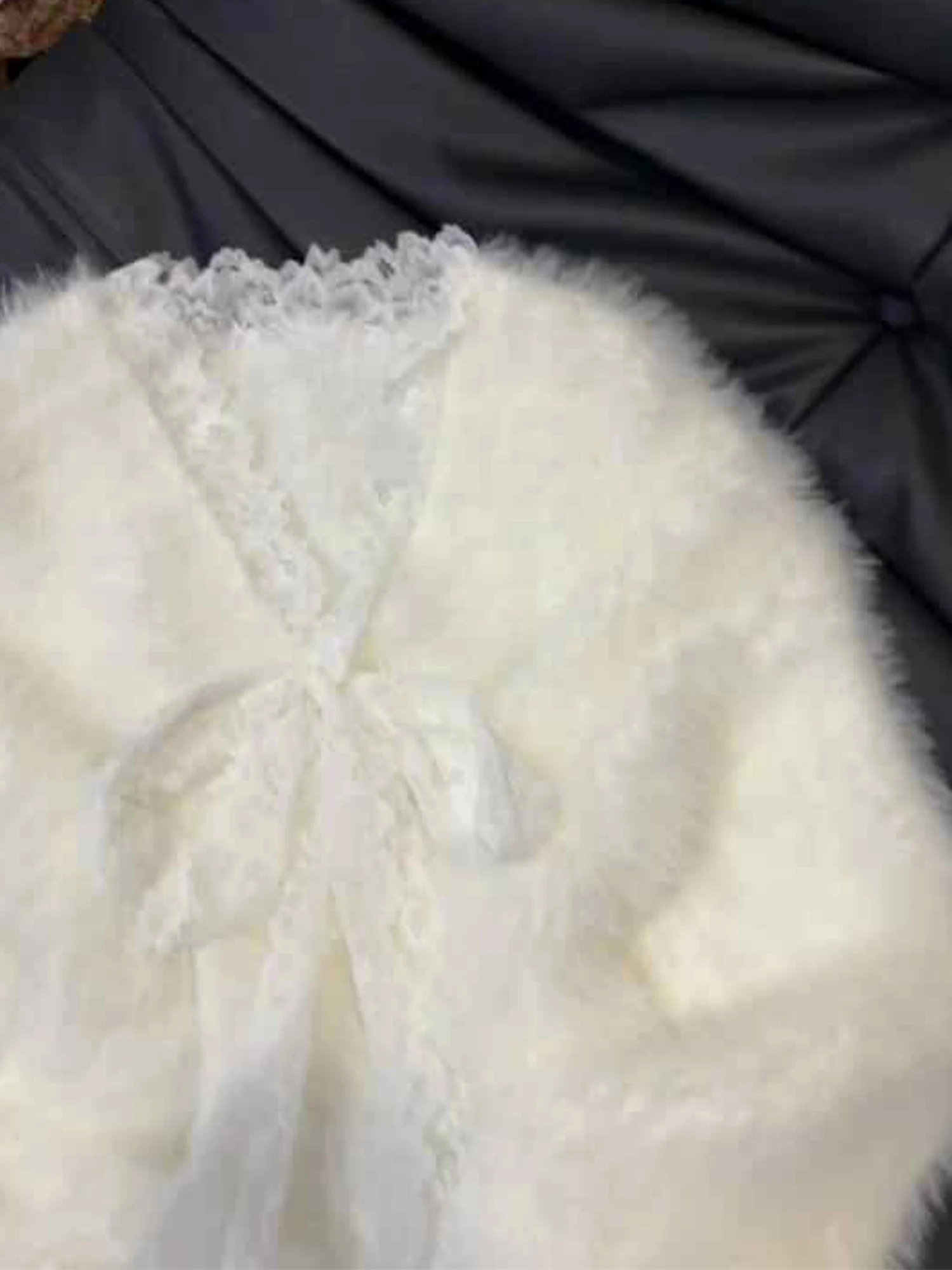 Women's White V-Neck Lace Bow Patchwork Pullover Sweater Harajuku Vintage Y2k Oversize Mink Cashmere Sweater 2000s Clothes 2025
Women's White V-Neck Lace Bow Patchwork Pullover Sweater Harajuku Vintage Y2k Oversize Mink Cashmere Sweater 2000s Clothes 2025