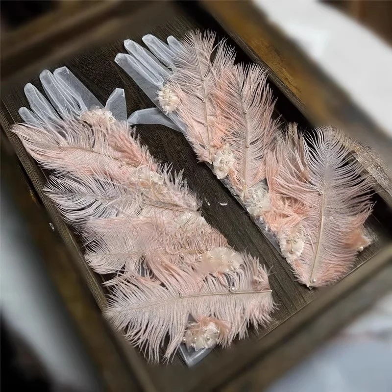 Fashionable chiffon gloves, elegant feather design, bridal wedding white gloves, fairy champagne gloves
Fashionable chiffon gloves, elegant feather design, bridal wedding white gloves, fairy champagne gloves