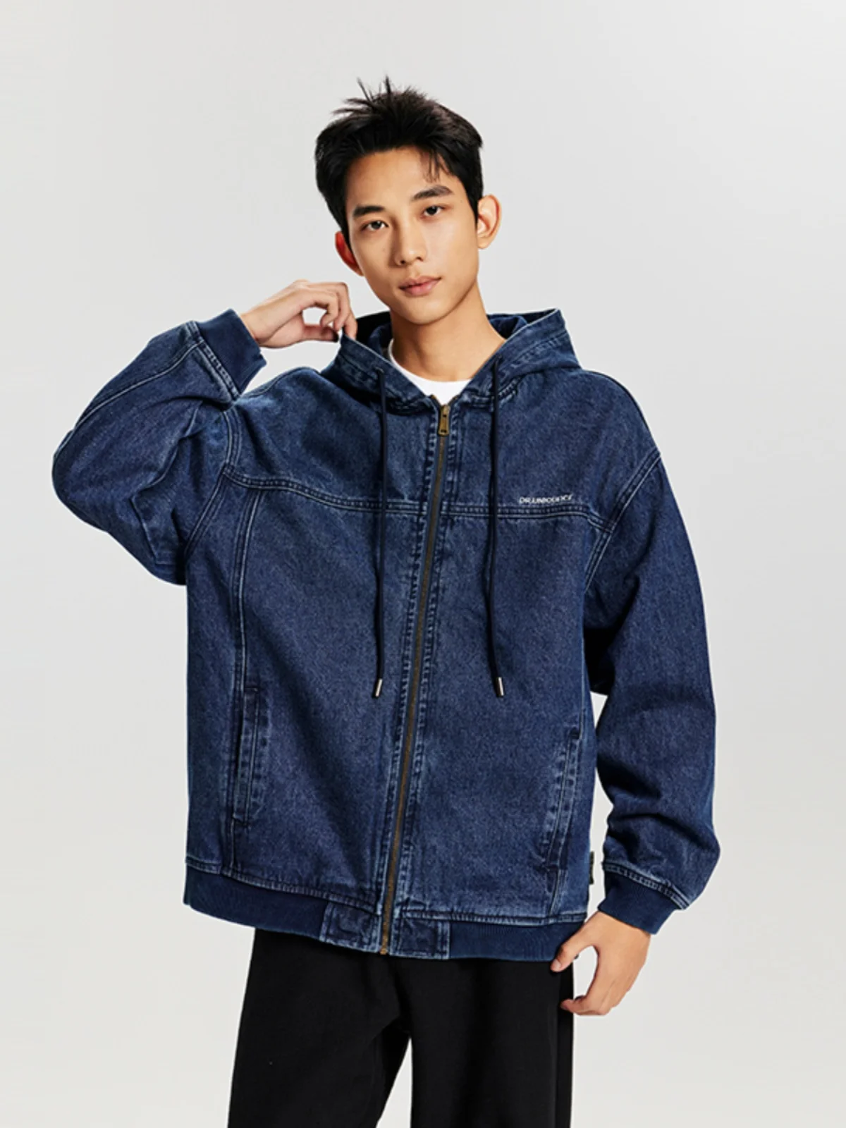 American High-End Fleece Lined Hooded Denim Jacket Men's Loose Zipper Cardigan Jacket Trendy Autumn Winter Outerwear
American High-End Fleece Lined Hooded Denim Jacket Men's Loose Zipper Cardigan Jacket Trendy Autumn Winter Outerwear