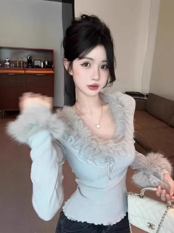 Sweet Pure Knitted Slim Fit U-Neck Base Shirt Women's Fashion Design Sense Top Splicing Style Autumn Winter New Arrival
Sweet Pure Knitted Slim Fit U-Neck Base Shirt Women's Fashion Design Sense Top Splicing Style Autumn Winter New Arrival