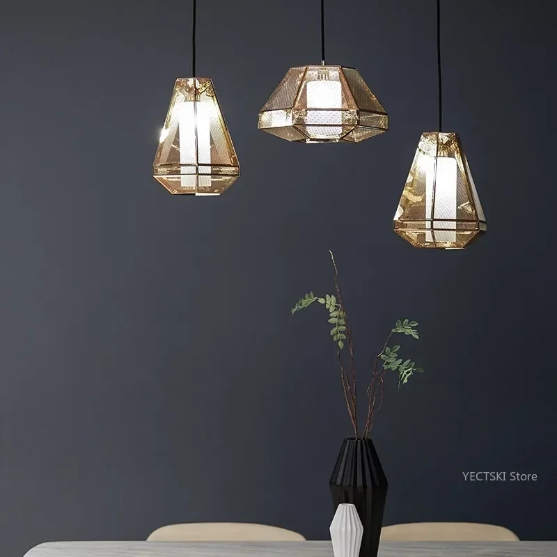 GHEUVNJ Nordic restaurant pendant light, modern creative personality, coffee shop bar counter, golden stainless steel pendant l
GHEUVNJ Nordic restaurant pendant light, modern creative personality, coffee shop bar counter, golden stainless steel pendant l