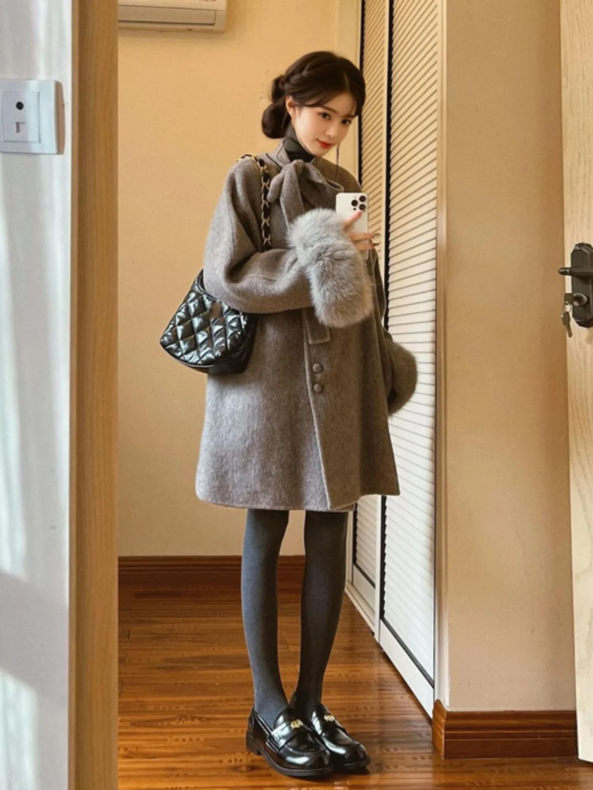 Двусторонний шерстяной свитер Hebe Style с узлами, длинными рукавами, в корейском стиле, красивое пальто для весеннего сезона
Двусторонний шерстяной свитер Hebe Style с узлами, длинными рукавами, в корейском стиле, красивое пальто для весеннего сезона