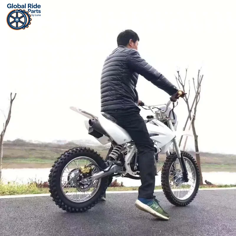 New Steel Frame 125cc Motorcycle High-speed Sports Racing Hydraulic Disc Brake 2-wheel Motorcycle
New Steel Frame 125cc Motorcycle High-speed Sports Racing Hydraulic Disc Brake 2-wheel Motorcycle