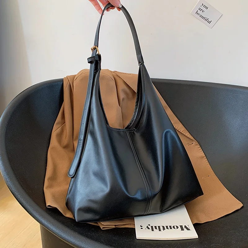 Winter-Ready Women's Commuter Tote - Large Capacity Wool-Tex Shoulder Sling Bag, Premium Textured Convertible Work Bag
Winter-Ready Women's Commuter Tote - Large Capacity Wool-Tex Shoulder Sling Bag, Premium Textured Convertible Work Bag