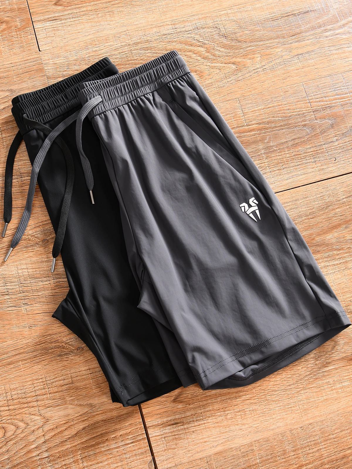 Ice Silk Quick Dry Men's Shorts Summer Sport Casual High Elastic Breathable Five-Point Pants Straight Leg Nylon Fabric
Ice Silk Quick Dry Men's Shorts Summer Sport Casual High Elastic Breathable Five-Point Pants Straight Leg Nylon Fabric
