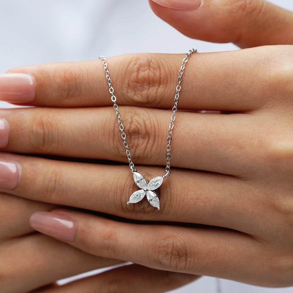 Ожерелье с подвеской из муассанита огранки маркизы 1,2 карата, ожерелье из стерлингового серебра с четырьмя лепестками клевера и бриллиантами для женщин с сертификатами
Ожерелье с подвеской из муассанита огранки маркизы 1,2 карата, ожерелье из стерлингового серебра с четырьмя лепестками клевера и бриллиантами для женщин с сертификатами