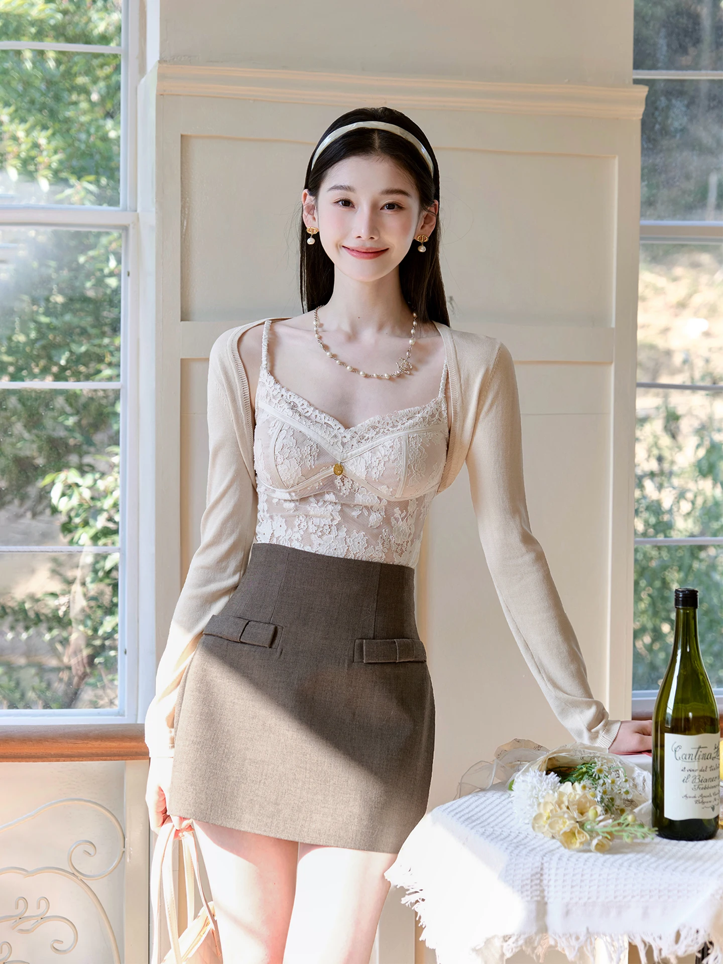 Уютный и универсальный кардиган ChillCozy Simplane из смесового хлопка с вязаными элементами, с открытыми плечами, мягкий, с длинными рукавами, короткий фасон.
Уютный и универсальный кардиган ChillCozy Simplane из смесового хлопка с вязаными элементами, с открытыми плечами, мягкий, с длинными рукавами, короткий фасон.