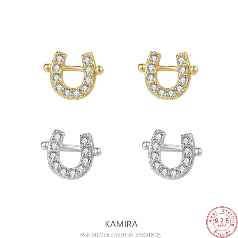 KAMIRA 925 Sterling Silver Lucky Horseshoe Earrings Clear CZ U-Shaped Stud Earrings Hypoallergenic Fine Jewelry for Women Gift
KAMIRA 925 Sterling Silver Lucky Horseshoe Earrings Clear CZ U-Shaped Stud Earrings Hypoallergenic Fine Jewelry for Women Gift