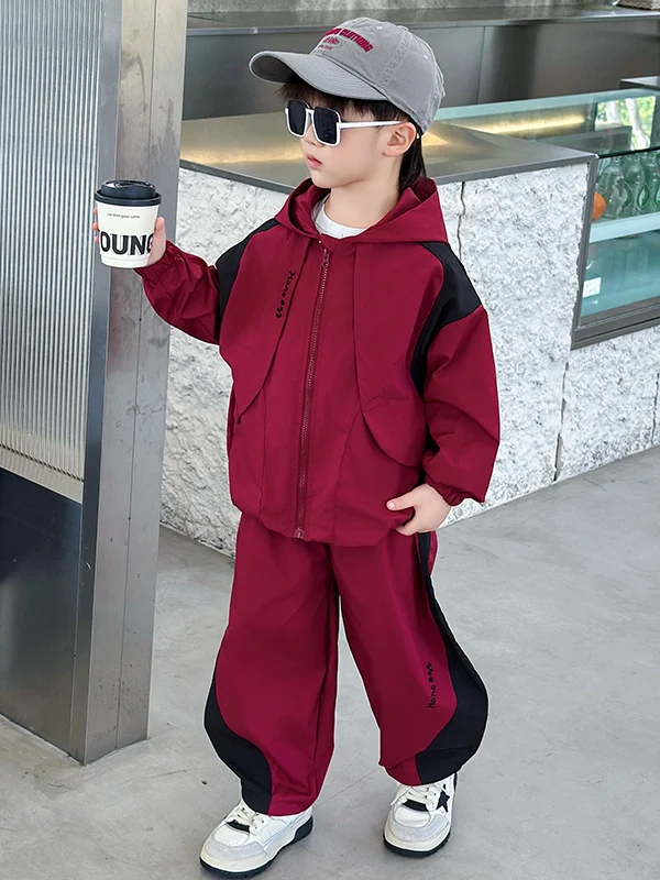 Новый модный спортивный костюм для мальчиков на весну 2026: хлопковая куртка с длинным рукавом и брюки (комплект из двух предметов)
Новый модный спортивный костюм для мальчиков на весну 2026: хлопковая куртка с длинным рукавом и брюки (комплект из двух предметов)
