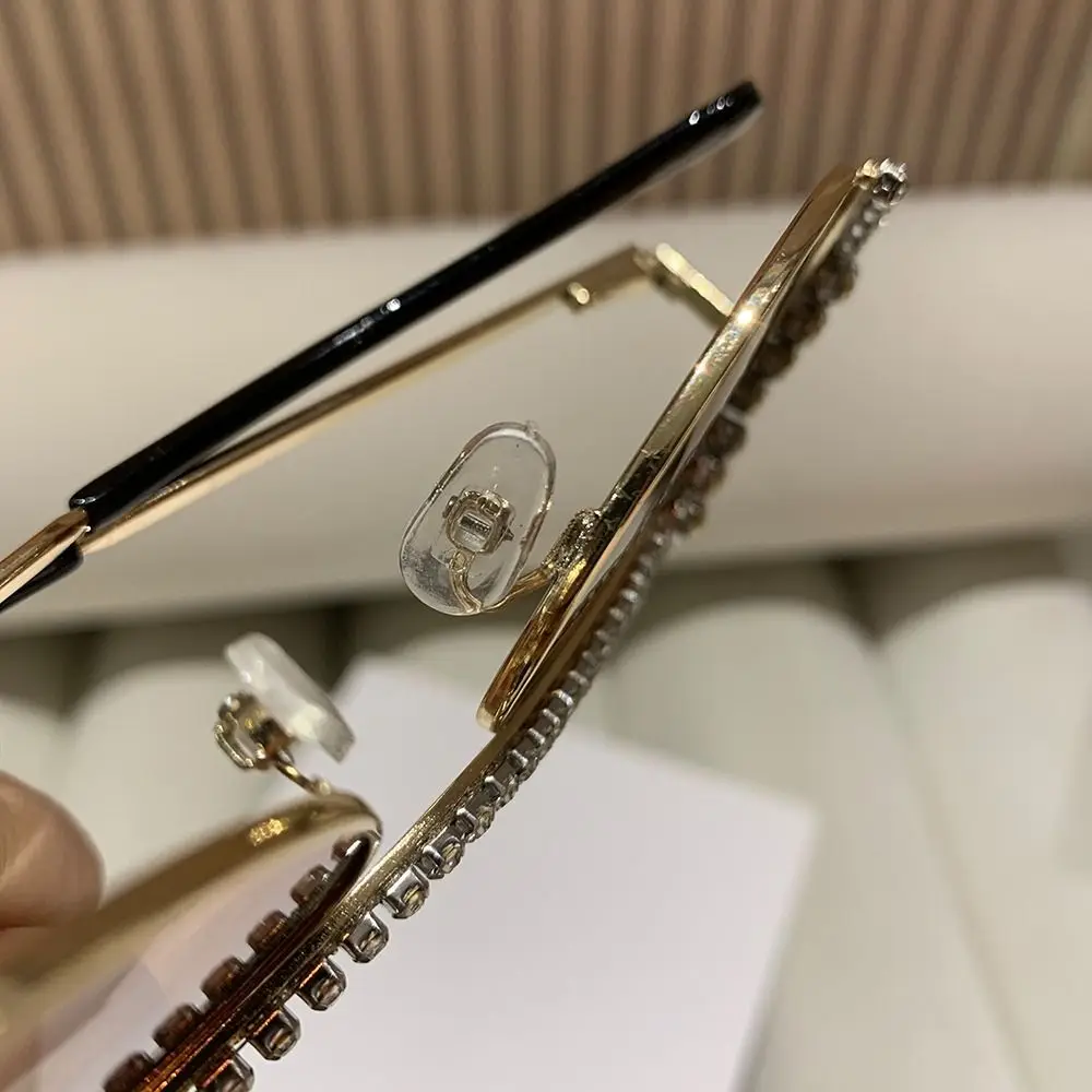 Винтажные солнцезащитные очки в оправе с бриллиантами, большие солнцезащитные очки Y2K «кошачий глаз» со стразами, оттенки Y2K для женщин и мужчин
Винтажные солнцезащитные очки в оправе с бриллиантами, большие солнцезащитные очки Y2K «кошачий глаз» со стразами, оттенки Y2K для женщин и мужчин