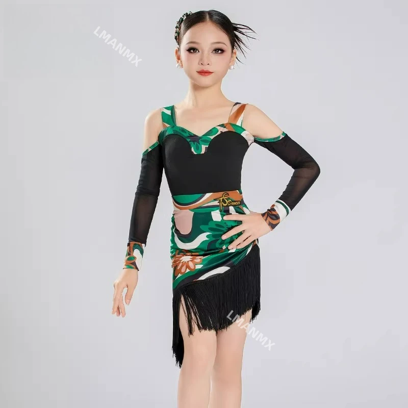 Colorful off shoulder Latin dance costume, children's new high-end dance performance and practice split set
Colorful off shoulder Latin dance costume, children's new high-end dance performance and practice split set
