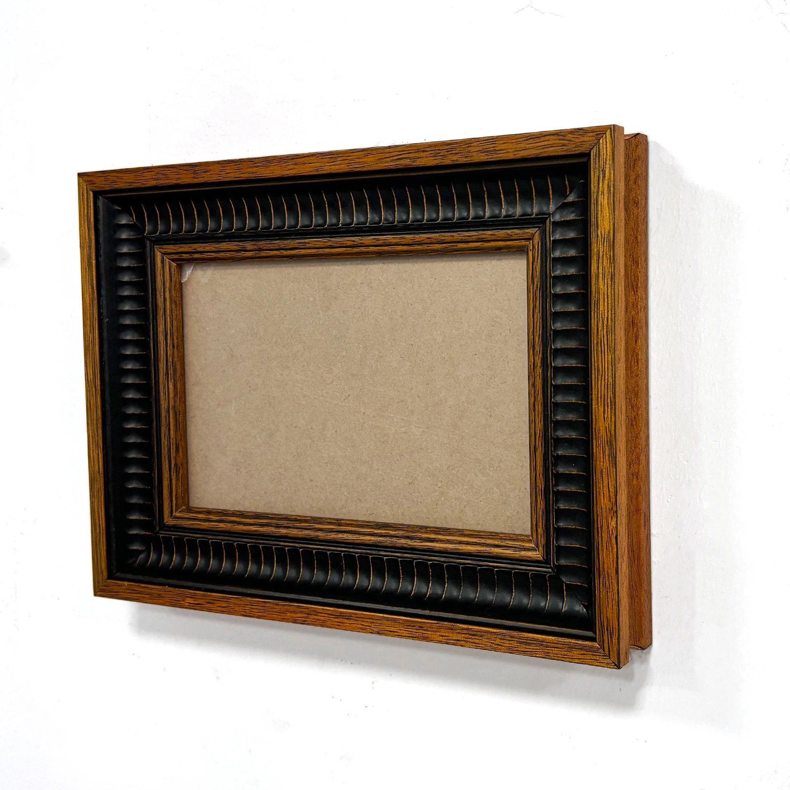 Retro Printed Oil Painting Frame for Christmas Solid Wood Design Picture Frame Wall Hanging Photo Frame Home Decor Birthday Gift
Retro Printed Oil Painting Frame for Christmas Solid Wood Design Picture Frame Wall Hanging Photo Frame Home Decor Birthday Gift