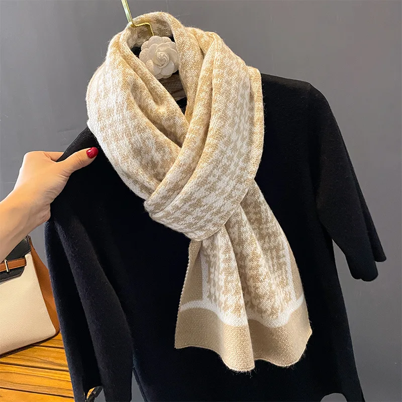 Women Spring Autumn Shawl Lady 2024 New Elegant Wrap Sleeveless V-collar Open Stitch Loose Fall Winter Poncho Cloak New T400
Women Spring Autumn Shawl Lady 2024 New Elegant Wrap Sleeveless V-collar Open Stitch Loose Fall Winter Poncho Cloak New T400