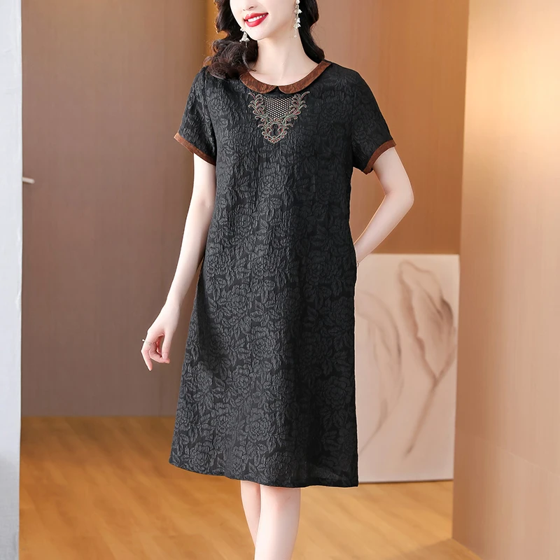 Summer Luxury Jacquard Silk Dress Women Korean Vintage Hepburn Black Embroidery Dress 2025 Elegant Bodycon Bandage Prom Dress
Summer Luxury Jacquard Silk Dress Women Korean Vintage Hepburn Black Embroidery Dress 2025 Elegant Bodycon Bandage Prom Dress