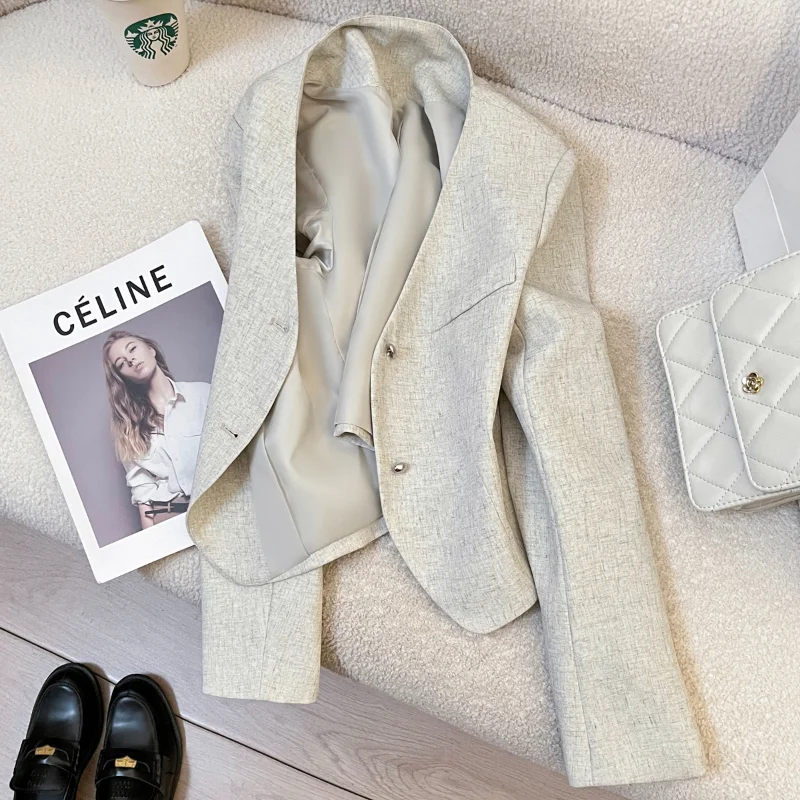 Light Gray Small Fragrance V-neck Long-sleeved Suit Jacket Women's Fashion Simple Basic Elegant Office Lady Casual Loose Coat
Light Gray Small Fragrance V-neck Long-sleeved Suit Jacket Women's Fashion Simple Basic Elegant Office Lady Casual Loose Coat