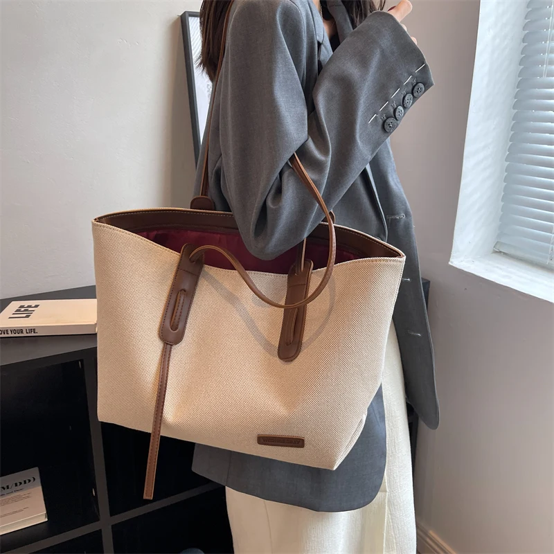 Women's casual large capacity shoulder bag
Women's casual large capacity shoulder bag