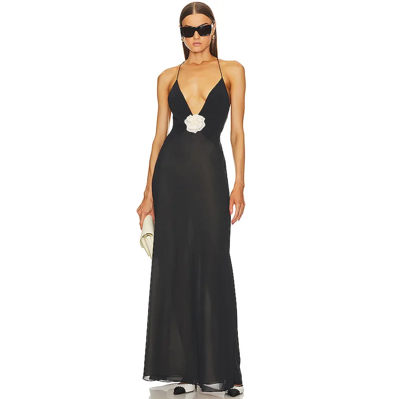 Sexy deep V-neck decorative flower suspender skirt temperament backless dress dress fashion simple temperament elegant versatile
Sexy deep V-neck decorative flower suspender skirt temperament backless dress dress fashion simple temperament elegant versatile