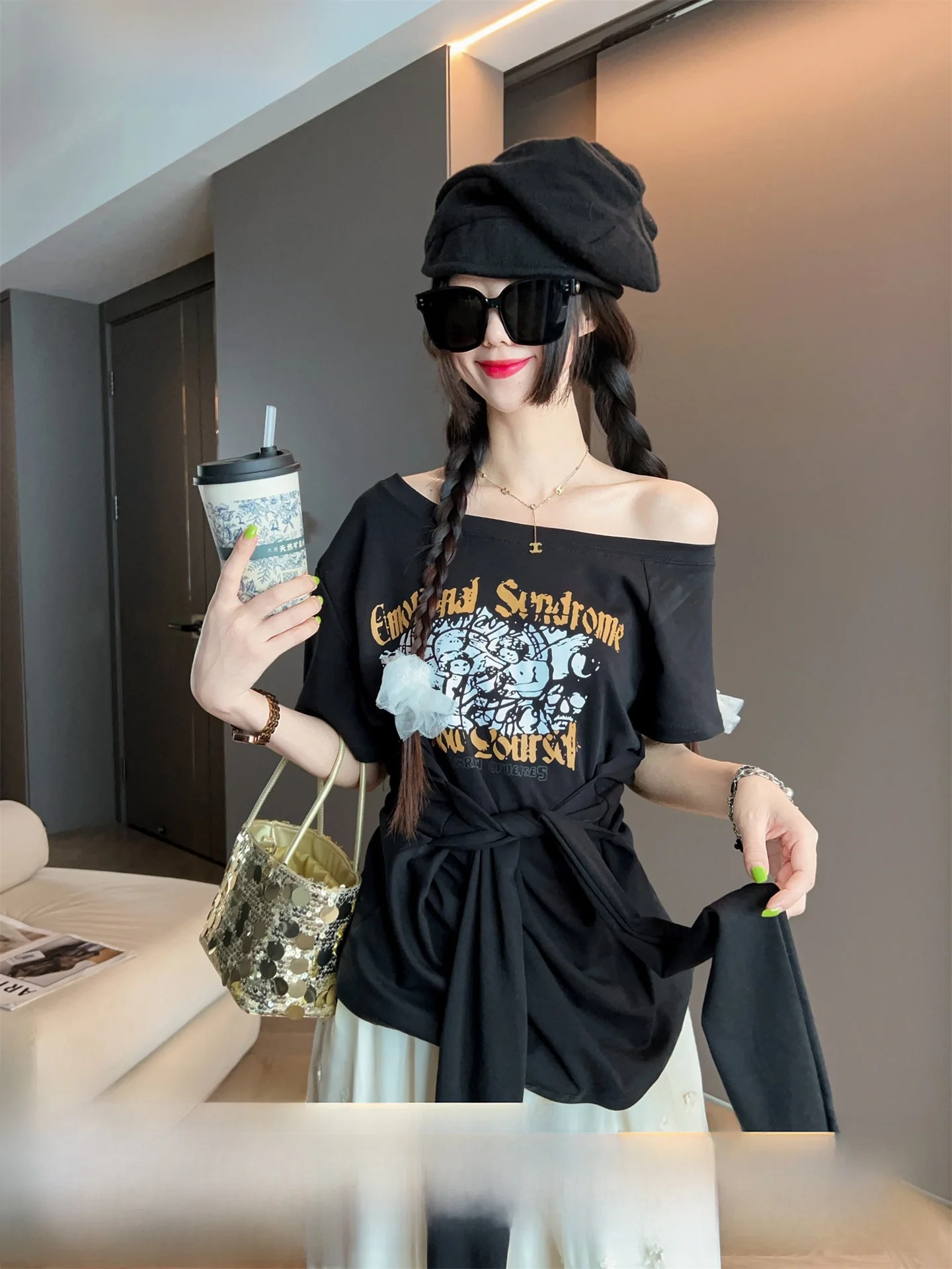 Модная повседневная свободная женская футболка с коротким рукавом, летняя коллекция 2025, новый креативный дизайн, для повседневной носки, стандартный крой
Модная повседневная свободная женская футболка с коротким рукавом, летняя коллекция 2025, новый креативный дизайн, для повседневной носки, стандартный крой