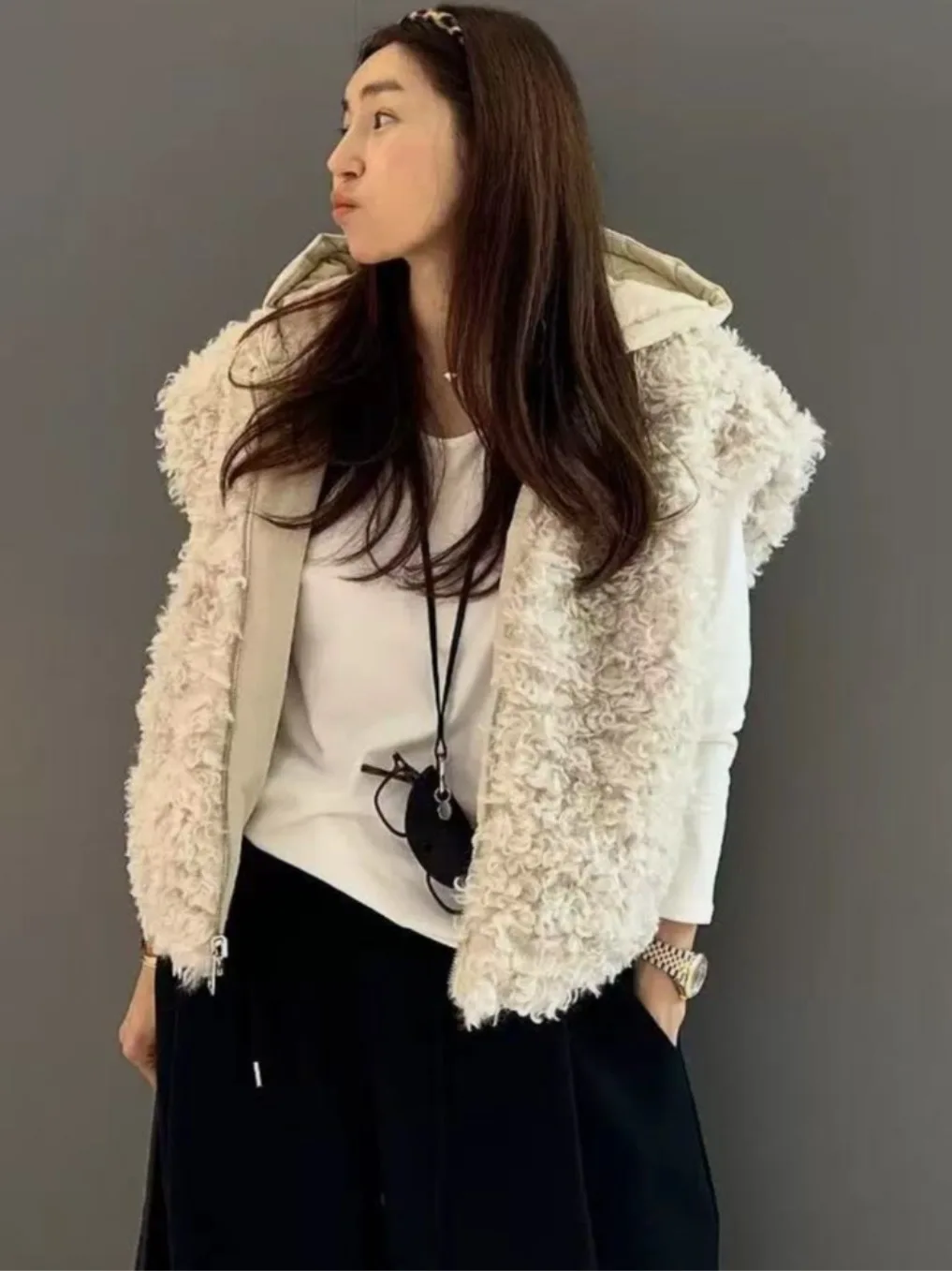 Chic Vintage Double-Sided Wear Loose Hooded Lamb Fur Cotton Vest Women's Winter Trendy Jaet Korean Sle Regular Length
Chic Vintage Double-Sided Wear Loose Hooded Lamb Fur Cotton Vest Women's Winter Trendy Jaet Korean Sle Regular Length