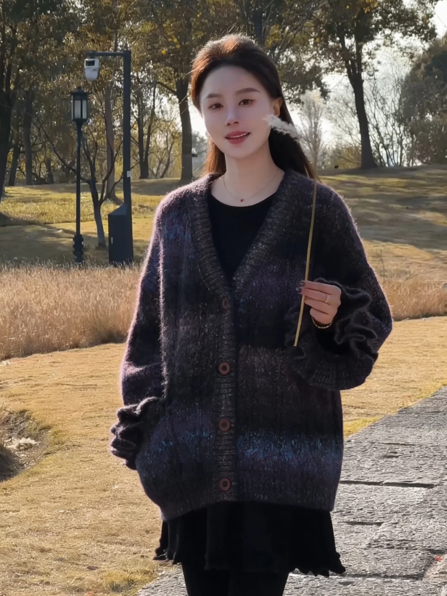 Iris Notting Hill Spring Summer 2025 Women's Knitted Cardigan Warmth Gradient Alpaca Wool 830g Long Sleeve Mid-Length Coat
Iris Notting Hill Spring Summer 2025 Women's Knitted Cardigan Warmth Gradient Alpaca Wool 830g Long Sleeve Mid-Length Coat