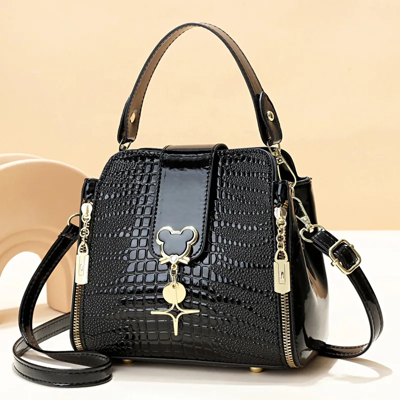 2025 Popular Women's Handbags New Fashion Versatile Large Capacity Women's Crossbody Bag Casual Tote Bags Female Bucket Bag
2025 Popular Women's Handbags New Fashion Versatile Large Capacity Women's Crossbody Bag Casual Tote Bags Female Bucket Bag