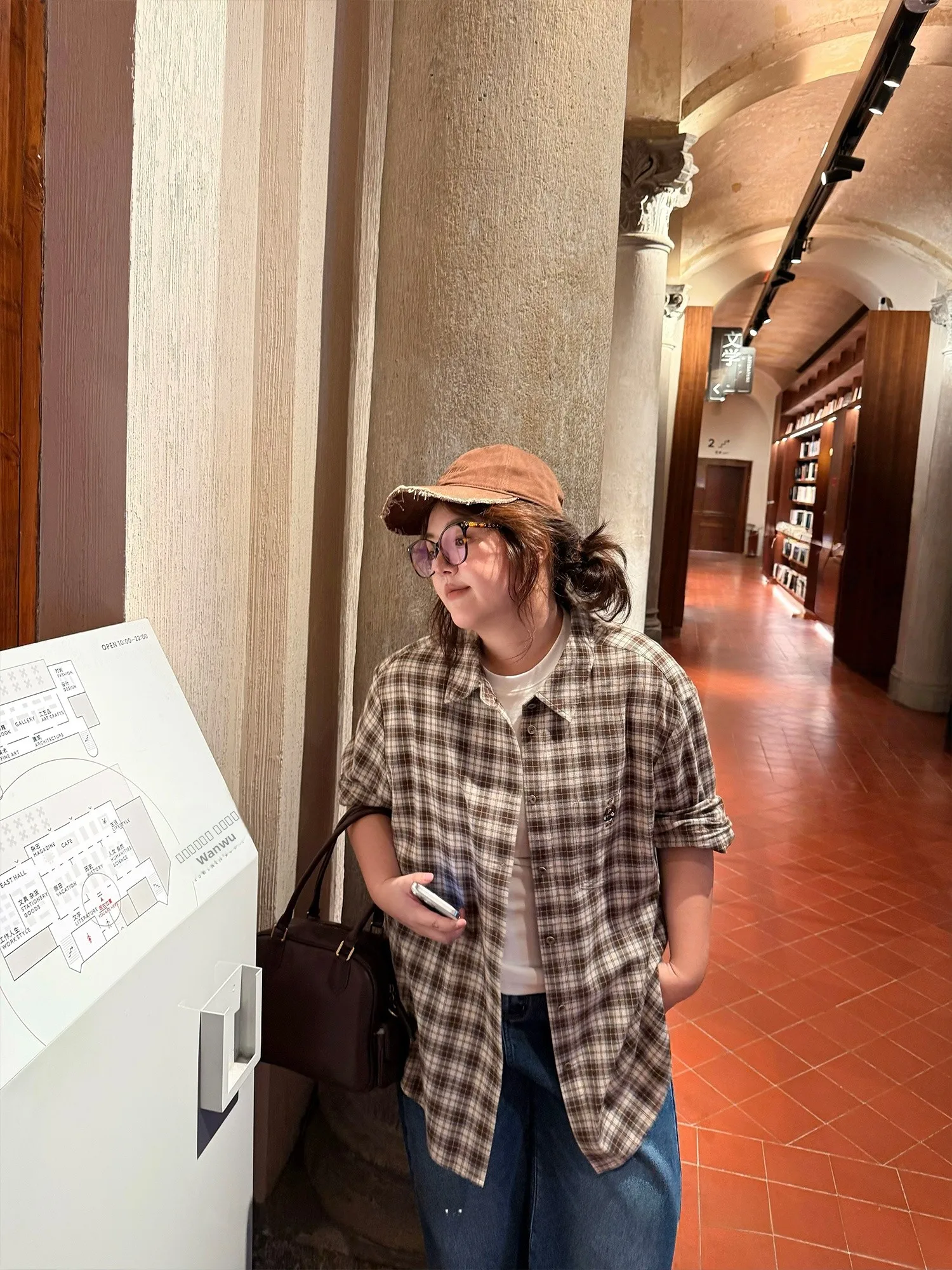 Теплая зимняя клетчатая женская одежда большого размера, осень-зима, повседневная хлопковая длинная дышащая кожаная одежда в стиле ретро с медвежьим узором
Теплая зимняя клетчатая женская одежда большого размера, осень-зима, повседневная хлопковая длинная дышащая кожаная одежда в стиле ретро с медвежьим узором