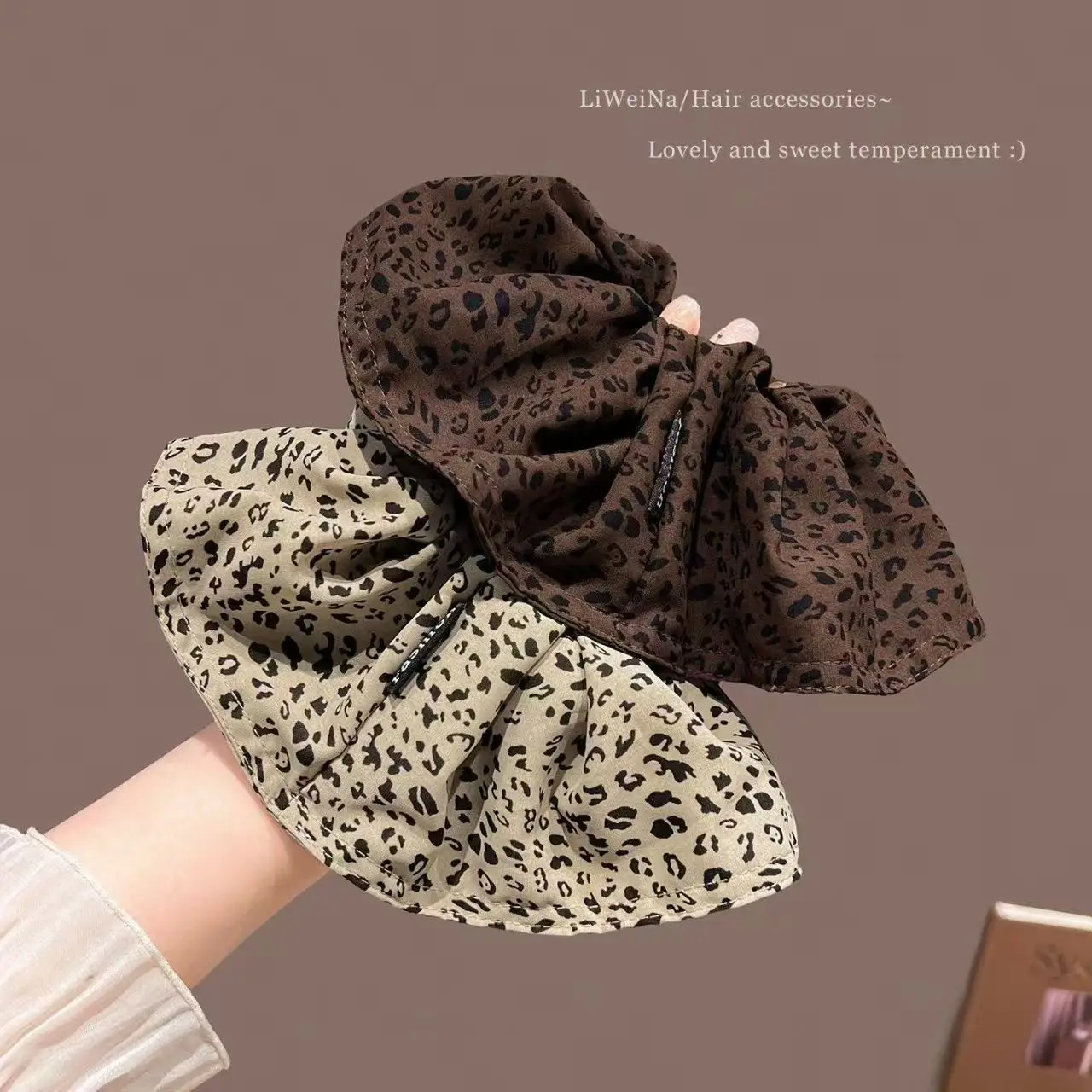 Advanced Leopard Print Scrunchy for Women 2026 New Ponytail Hair Tie Vintage Extra Large Hair Rope Headwear Sturdy
Advanced Leopard Print Scrunchy for Women 2026 New Ponytail Hair Tie Vintage Extra Large Hair Rope Headwear Sturdy