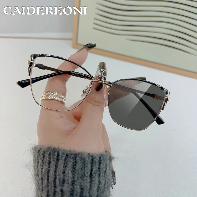CAIDERONI Модные новые персонализированные женские очки для чтения с дизайном «кошачий глаз» и защитой от синего света, с возможностью индивидуальной настройки по рецепту 95-244
CAIDERONI Модные новые персонализированные женские очки для чтения с дизайном «кошачий глаз» и защитой от синего света, с возможностью индивидуальной настройки по рецепту 95-244