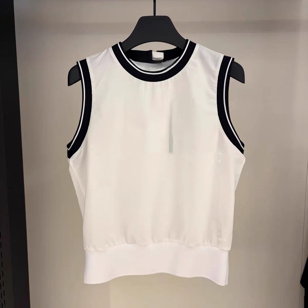 2026 New Women Golf Sleeveless Vest Crew Neck Cool Feeling Quick Dry Outdoor Casual Sports Top
2026 New Women Golf Sleeveless Vest Crew Neck Cool Feeling Quick Dry Outdoor Casual Sports Top