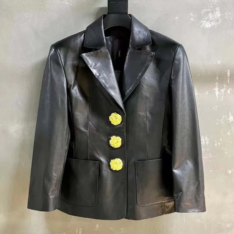 High Quality Coat Spring Women Short Length Turn-Down Collar Vegetable Tanned Sheepskin Oversized Gold Button Suit Jacket
High Quality Coat Spring Women Short Length Turn-Down Collar Vegetable Tanned Sheepskin Oversized Gold Button Suit Jacket